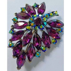 Vintage Weiss Leaf Brooch 50's Purple With Blue Aurora Borealis Rhinestone Large